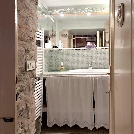 Casa Di Claretta Como
